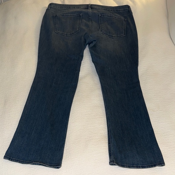 Old Navy Mid-Rise Bootcut Jeans, 16 Petite - Picture 3 of 3
